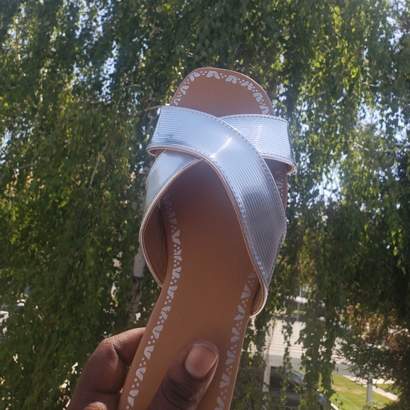 Sale!Silver CrissCross Metallic Flat Sandal Slides - Picture 6 of 11